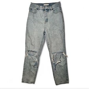 High Rise Light ripped Jeans